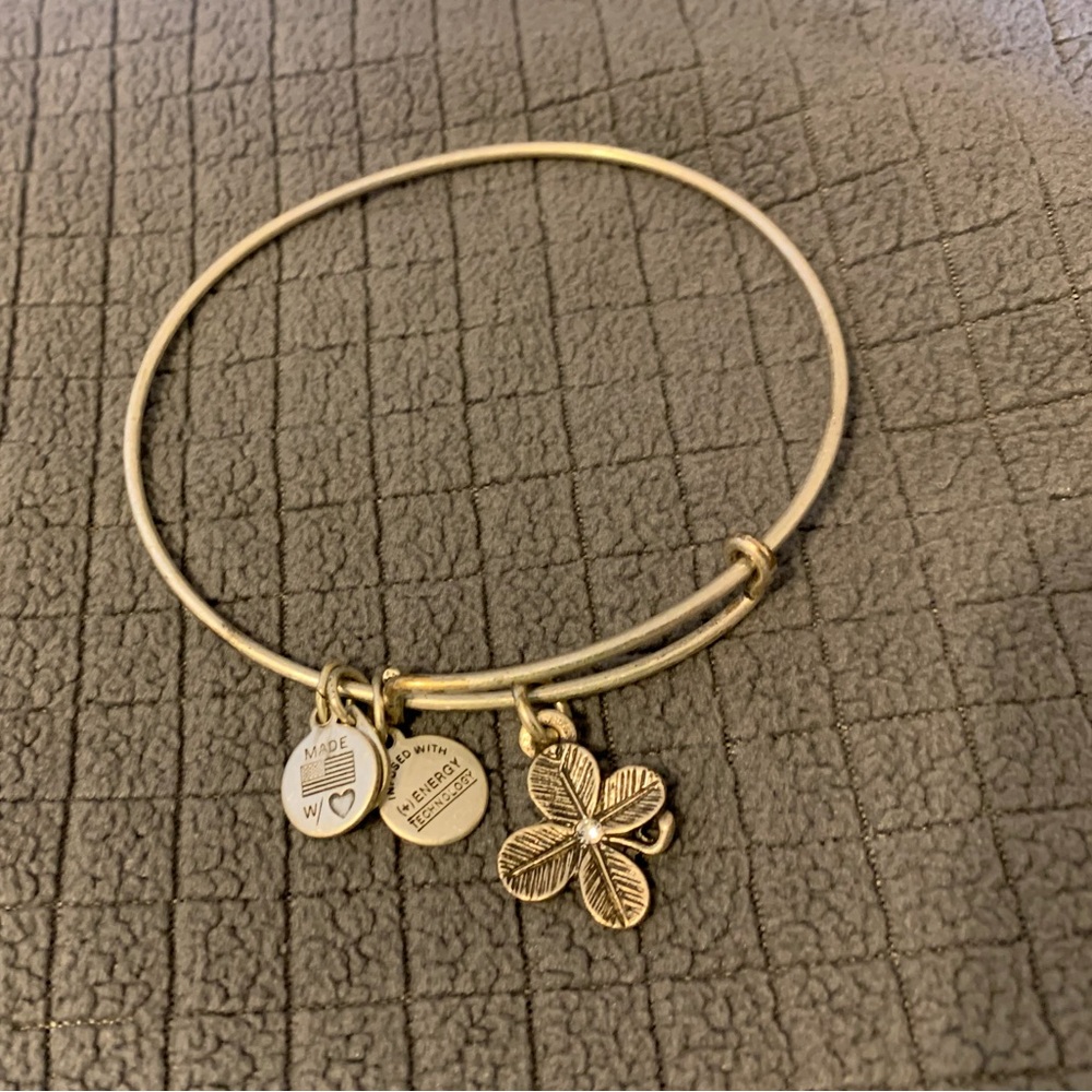 Alex and Ani bracelet ☘️